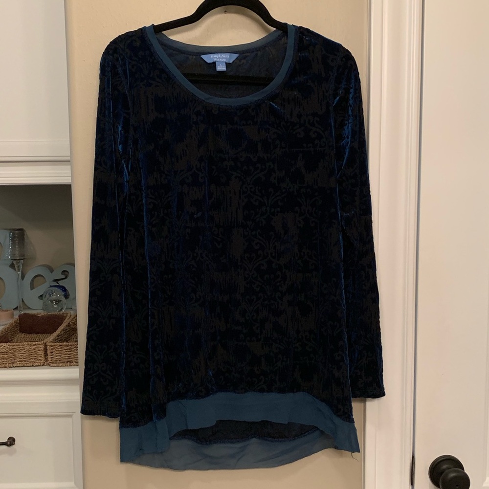 Simply Vera Velvet Top